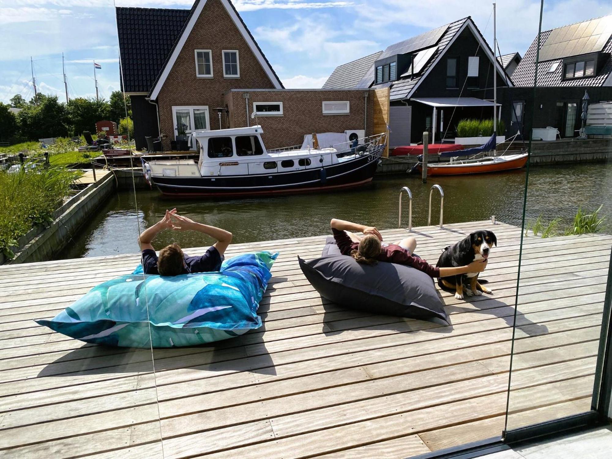 Peaceful Villa On The Water In สตาโวเริน ภายนอก รูปภาพ