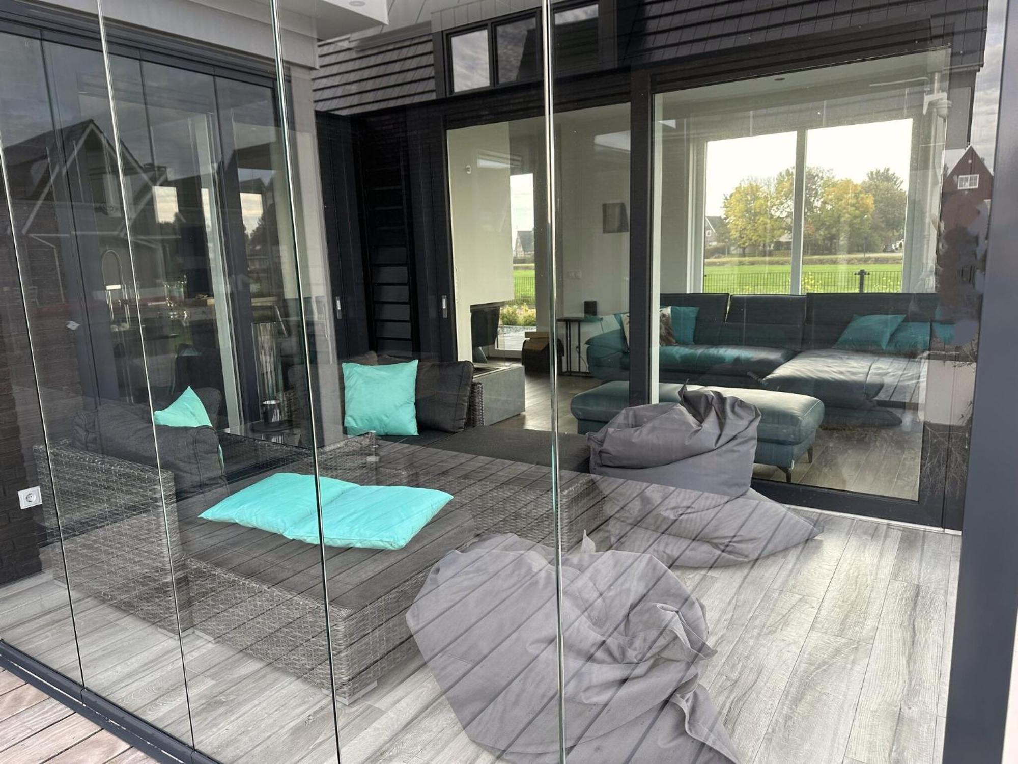 Peaceful Villa On The Water In สตาโวเริน ภายนอก รูปภาพ